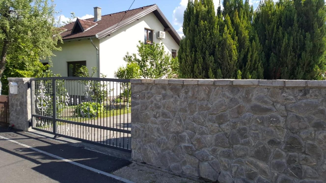 Apartman "Em" Bihać Εξωτερικό φωτογραφία